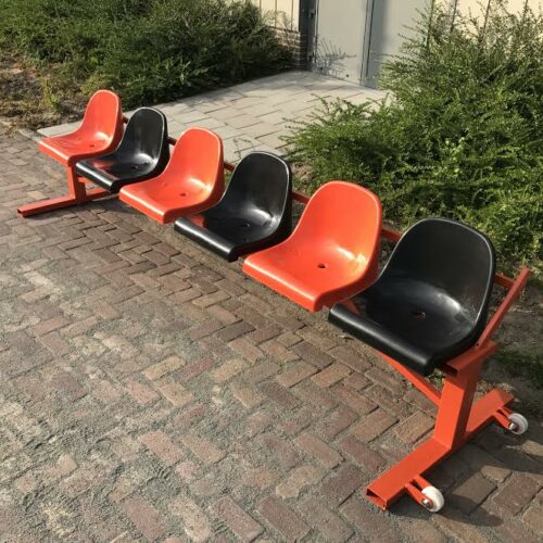 Onze reservebanken in de 3 meter uitvoering in Hulst (Invictus)